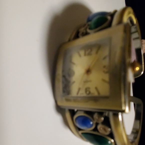 CUFF WATCH - Picture 4 of 5